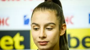 {{ otherArticle[0].article.title }}