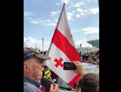 Круизен кораб с привърженици на Путин пристигна в Грузия: Протести на кея и арестувани (ВИДЕО)