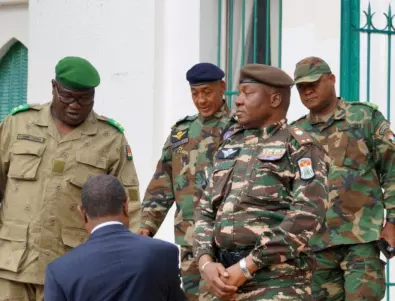 Високо напрежение в Нигер: Хунтата обвини Франция в де факто старт на война, Париж отговори