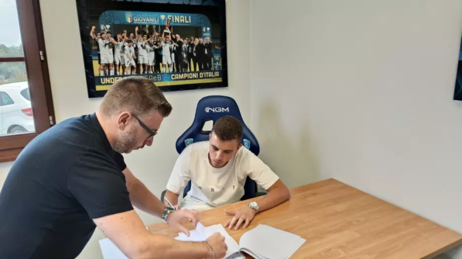 Официално: Левски прати млад полузащитник в Серия А