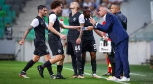 {{ otherArticle[0].article.title }}