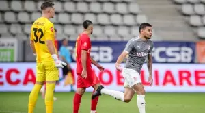 {{ otherArticle[0].article.title }}