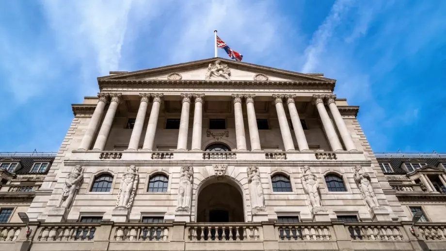 Bank of England остави лихвите без промяна за пръв път от почти 2 години