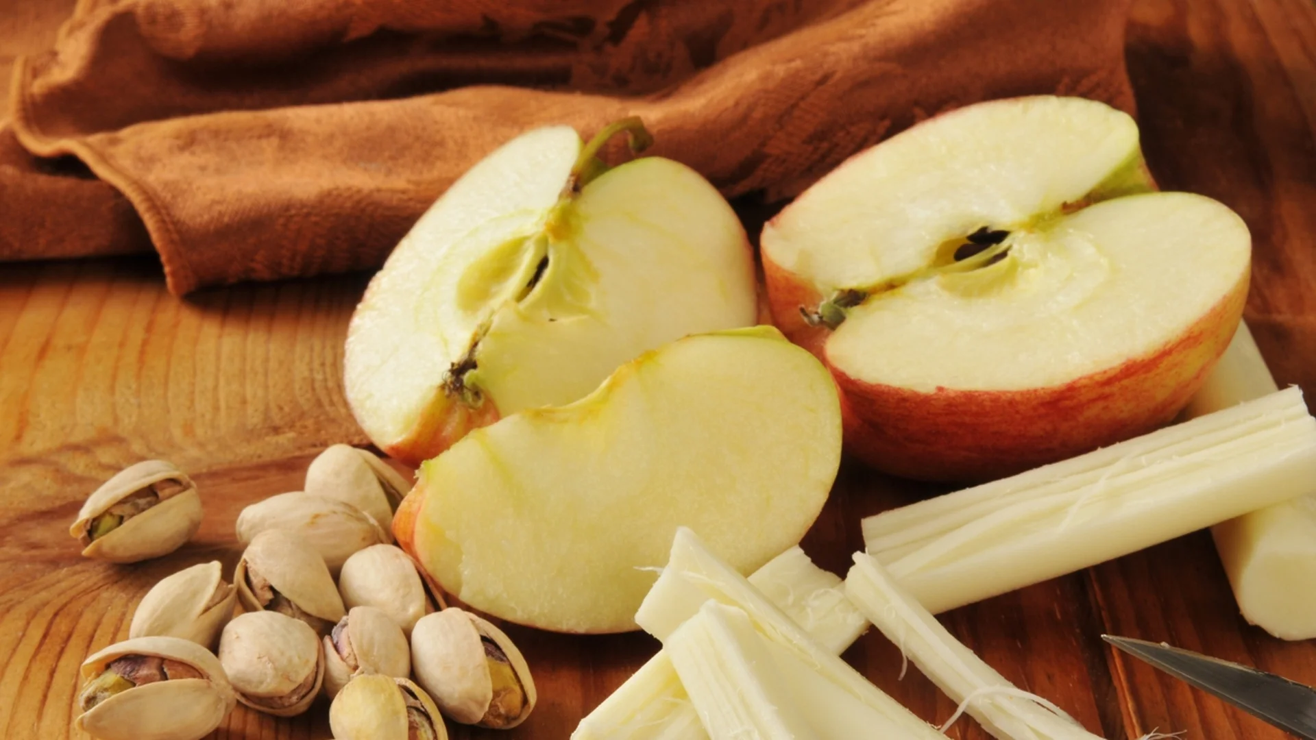 Лекар: Яжте ябълките така, за да са най-полезни за кръвта и имунитета