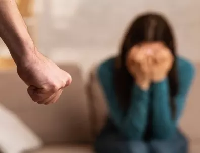 Малолетна принуждавана с бой да живее на съпружески начала с мъж