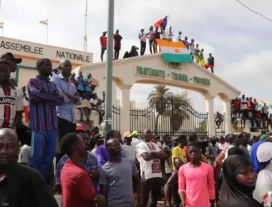 Натискът върху превратаджиите в Нигер се засилва 