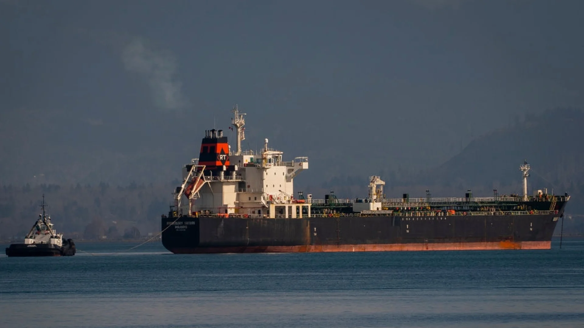 Освободен е танкерът "Сентръл парк", в чийто екипаж има и българи