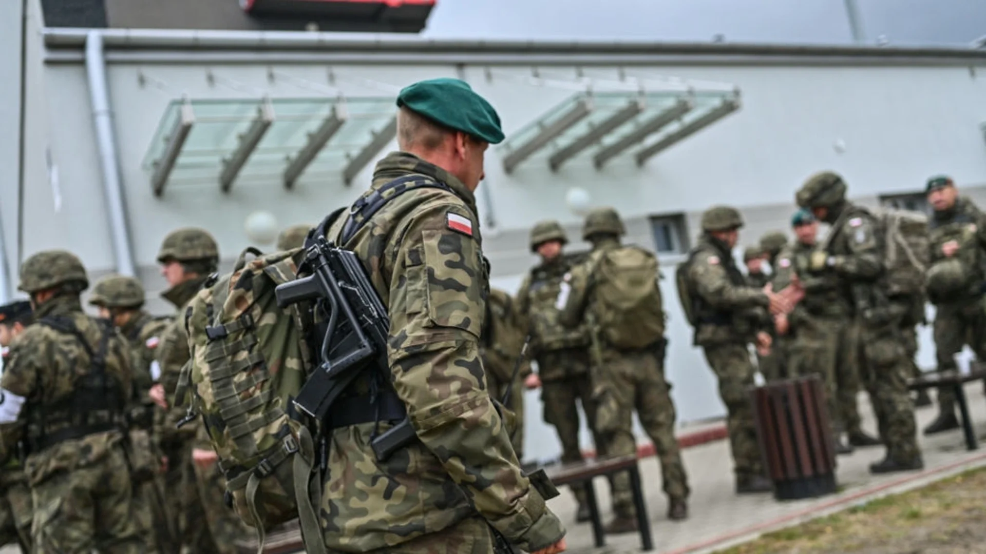В отговор на Путин: Полша излезе от Договора за обикновените въоръжени сили в Европа
