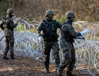 Полша изпраща още 1000 военни на границата с Беларус