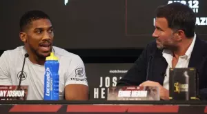 "Намери ми някого!": Строгата заповед на Джошуа, която Еди Хърн изпълни