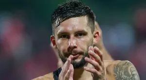 {{ otherArticle[0].article.title }}