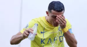 ВИДЕО: Фенове в Иран преследваха автобуса на Роналдо с километри