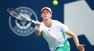 След Шарапова, и Ана Иванович се прехласна по Синер: Обичам да го гледам как играе