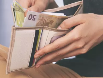 Жена опита да плати с фалшиви пари в Сливен