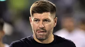 Ал Етифак вдига сериозно заплатата на Стивън Джерард, въпреки че няма победа от октомври