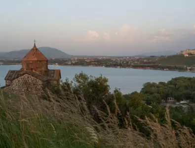 Украинският посланик в Армения се удави в езеро