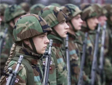Латвия обяви спешна мобилизация и укрепване на охраната на границата с Беларус