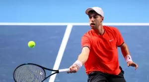 {{ otherArticle[0].article.title }}