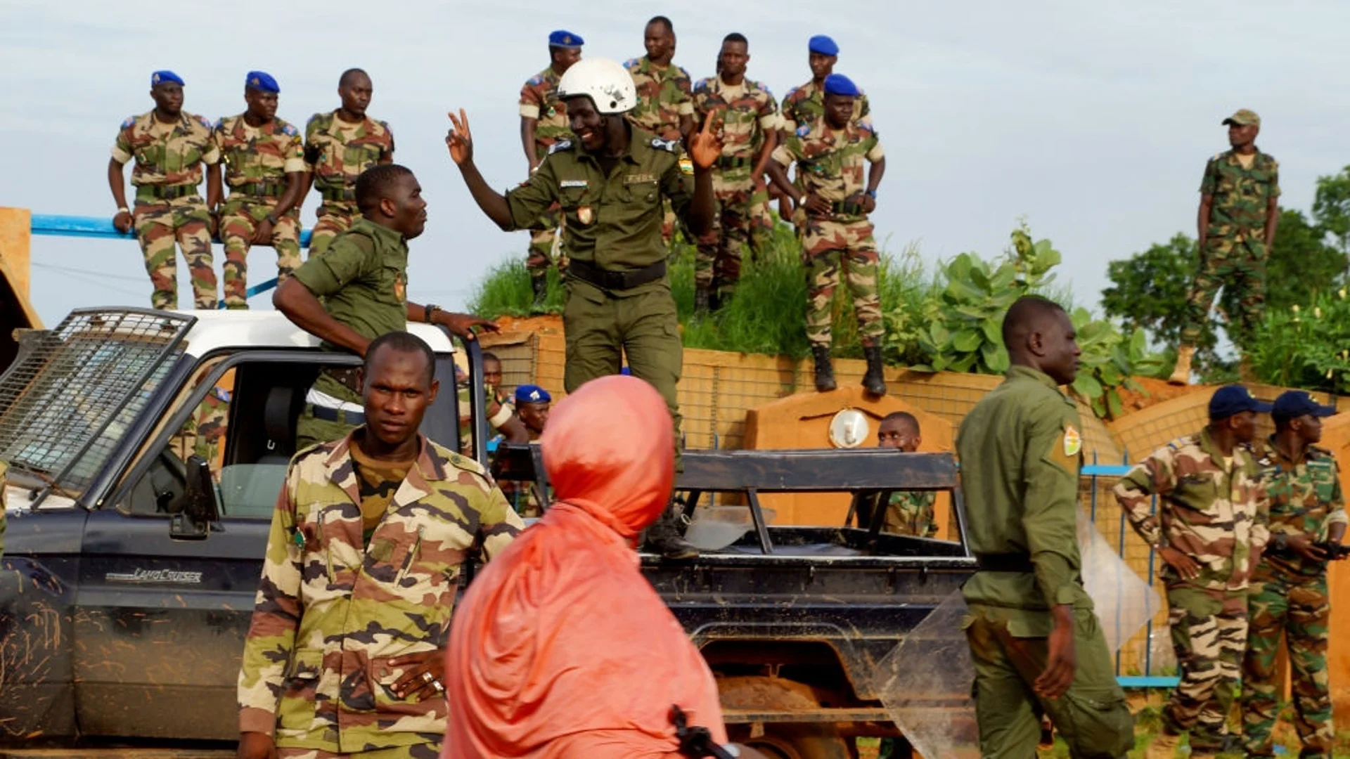 Хунтата в Нигер отвръща на удара - отваря пътя за африканската миграция към Европа