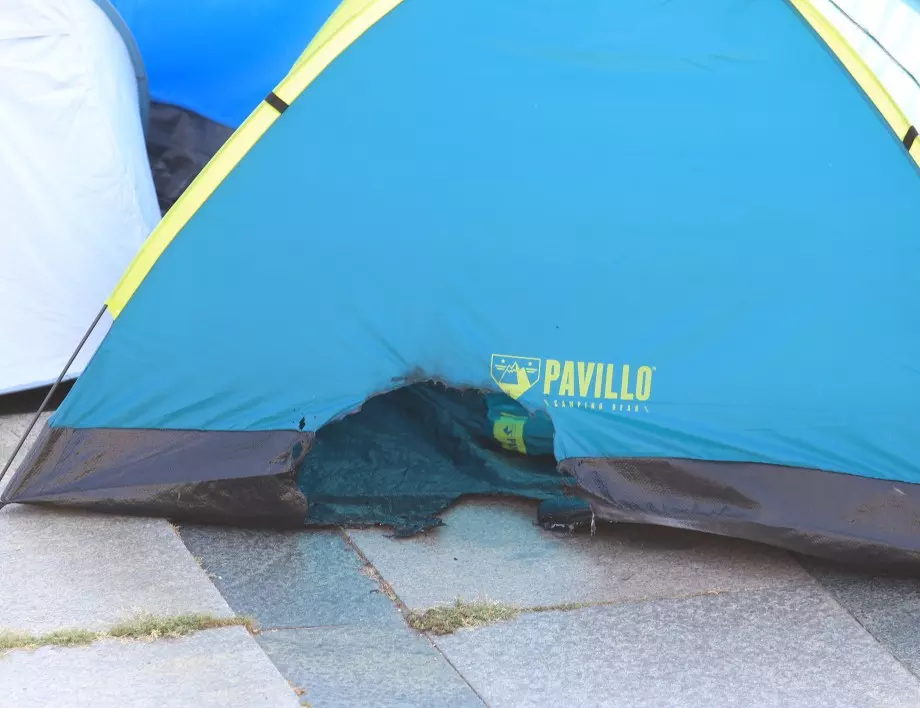 БХК иска "разследване на насилието" срещу палатките при МОЧА