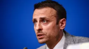 {{ otherArticle[0].article.title }}