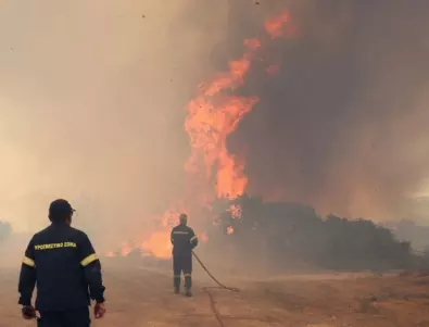 В сезона на пожарите: Как да отменим безпроблемно резервацията си в Гърция?