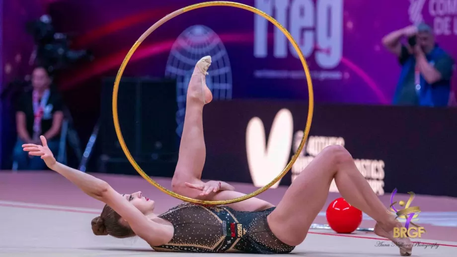 България все още първа на Световното по художествена гимнастика, Калейн взе квота за Париж 2024
