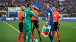 {{ otherArticle[0].article.title }}