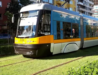 Мъж и жена пострадаха при отделни инциденти с трамваи в София