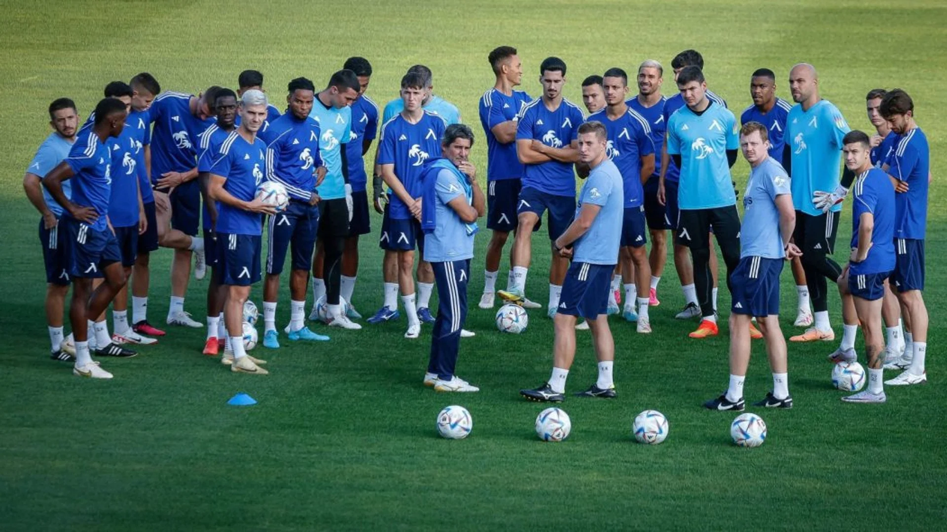 Бразилски халф не иска в Левски, чака по-добра оферта