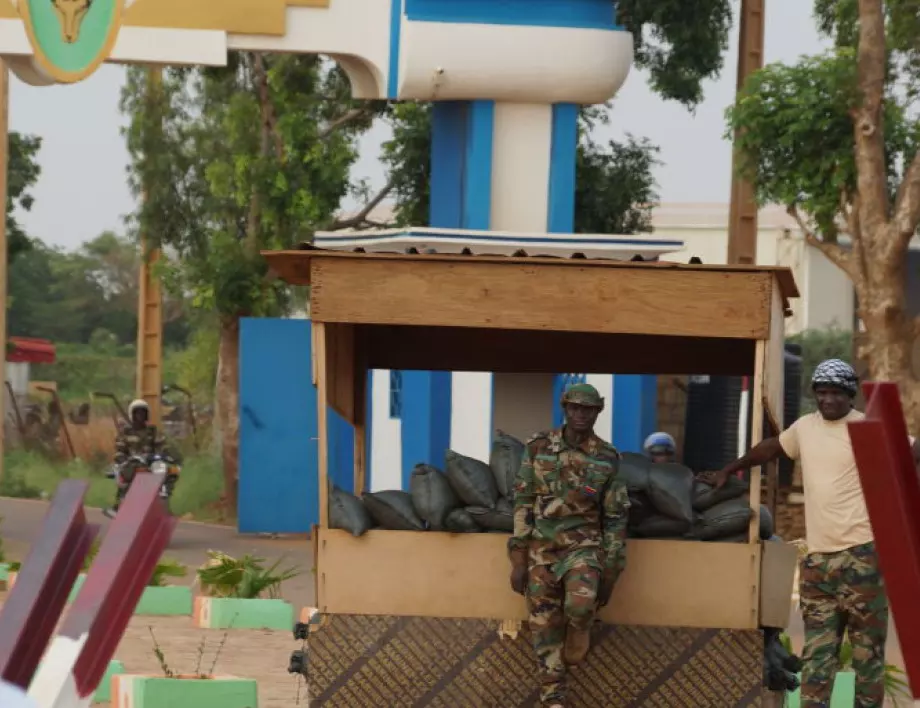 1000 дипломатически паспорта на сваления режим анулирани в Нигер