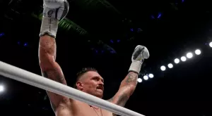 "Това е бокс, не балет" - Усик отговори за спорния удар и е готов "още утре" за Фюри