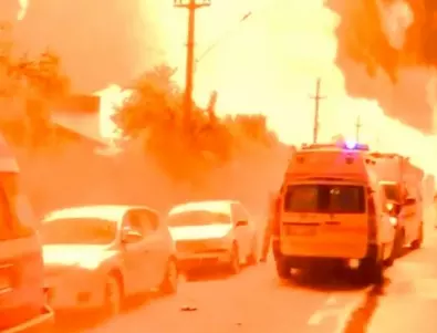 На мястото на експлозията в Румъния: Висок риск от нов взрив след изтичане на газ
