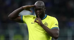 {{ otherArticle[0].article.title }}