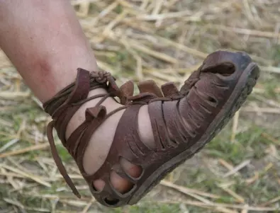 Антрополози откриха най-древните следи на човек с обувки - те са на повече от 100 000 години