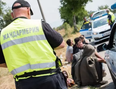 Задържа 14 нелегални мигранти във Велико Търново