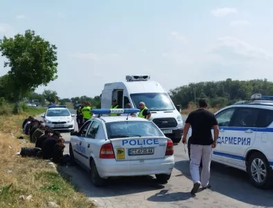 Хванаха румънец, превозващ над 20 мигранти край Павел баня (СНИМКИ)