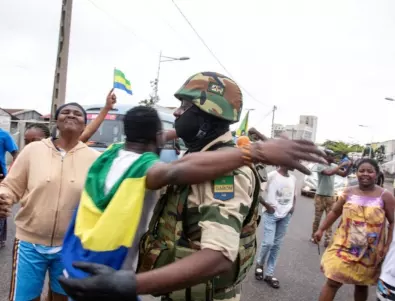 Новини след преврата: Насрочиха избори в Габон