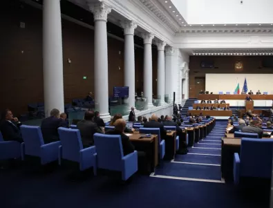 Гласуват първия вот на недоверие към кабинета „Денков”
