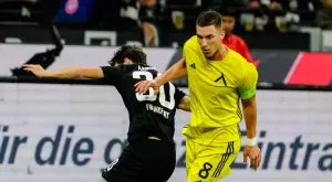 {{ otherArticle[0].article.title }}