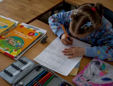 Първи учебен ден в Украйна: Ще се учи дори в метрото заради войната (ВИДЕО)