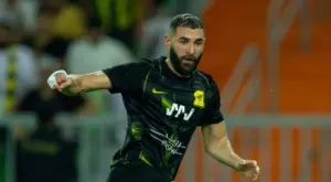 Без да гледа и с петичка! Карим Бензема изненада Буну със стил и класа (ВИДЕО)