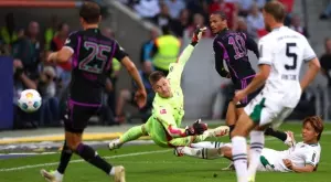 Байерн Мюнхен продължи с победите чрез "сладък" обрат в дерби (ВИДЕО)