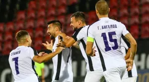 {{ otherArticle[0].article.title }}