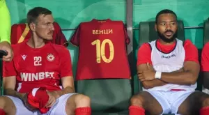 {{ otherArticle[0].article.title }}