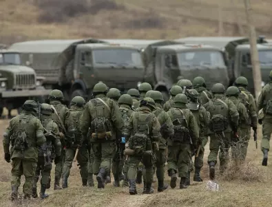 В Крим: Руснаците местят боеприпаси и оръжие, за да го спасят, казват украинските партизани (СНИМКИ)