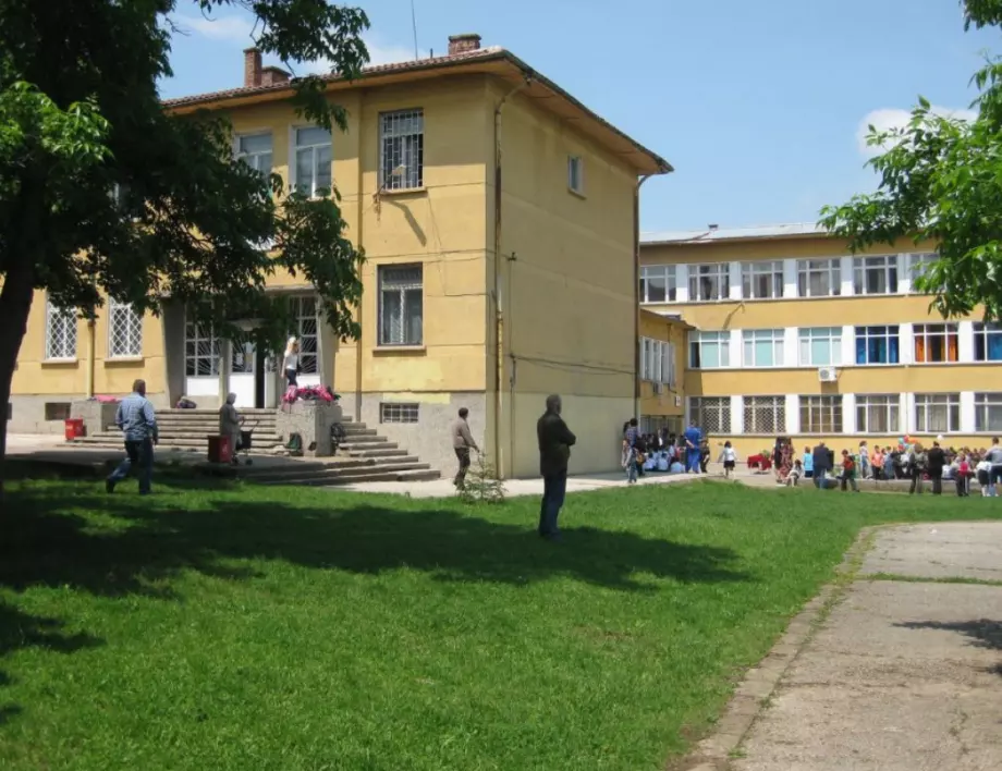 Одобрени са два проекта на община Плевен за обновяване и модернизация на училищата „Д-р Петър Берон” и „Стоян Заимов”