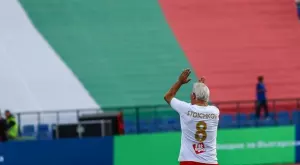 В деня на България - Унгария в Пловдив: Стоичков и героите от 94-та срещу... депутати в мач