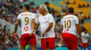 {{ otherArticle[0].article.title }}