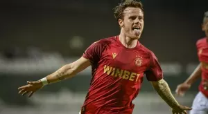 СНИМКА: Хайнц и Найденов си "пуснаха" езици след "авантюрата" си на терена